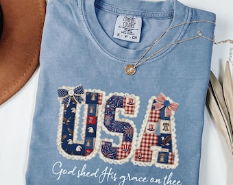 Camiseta Comfort Colors USA, camiseta patriótica de patchwork falso, camiseta patriótica con lazo coqueto, camiseta vintage del 4 de julio, top retro con la bandera estadounidense,