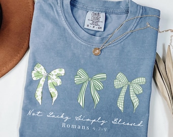 Camiseta cristiana Coquette, camiseta con lazo de trébol bendito, ropa religiosa Comfort Colors