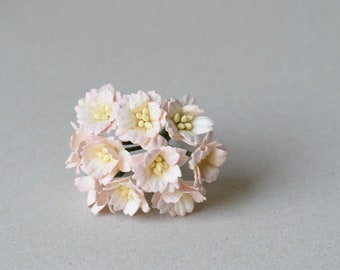 20 mm / 10 fleurs en papier mixte rose et crème (C517)