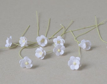 10  mm 25 White  Mulberry Paper  Flower