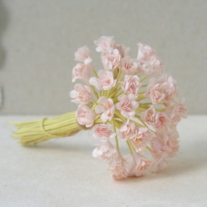 5 mm 50 lichtroze bloemen, bloemen van gipskruidpapier