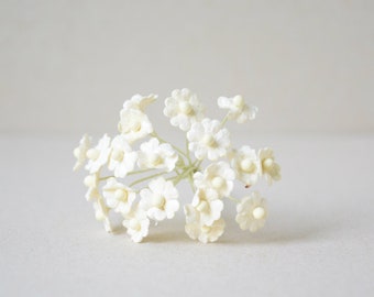 10  mm /  25  Cream  Mulberry Paper  Flowers  ( C 153 )