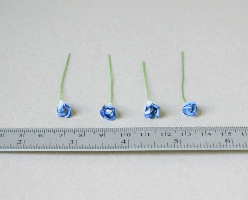 10 mm 30 Mixed White and Blue Paper Flowers Gypsophila with Pollen Paper Flowers