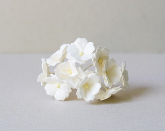 25  mm /  10  White   Mulberry Paper  Flowers