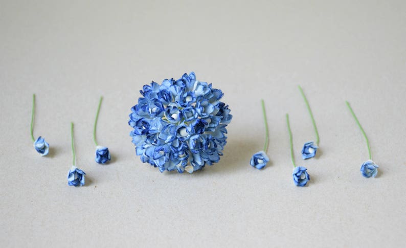 10 mm 30 Mixed White and Blue Paper Flowers Gypsophila with Pollen Paper Flowers