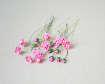 4-10 mm /  20    Hot Pink   Paper  Flowers and  Paper  Rose Buds