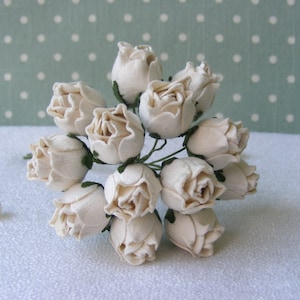 12 fiori di carta bianca boccioli di rosa - 1,5 cm Per artigianato, scrapbooking, creazione di biglietti, abbellimento