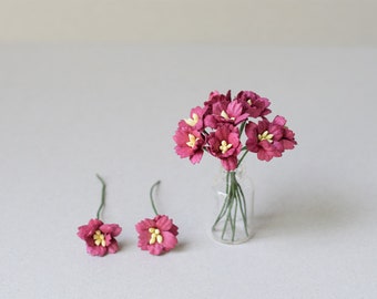 20  mm / 10  Pink  paper flowers  ( C104 )