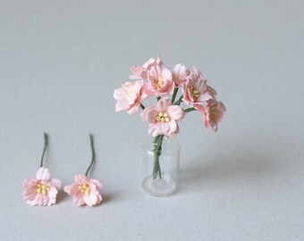 20  mm / 10  Pink  paper flowers  ( C123 )