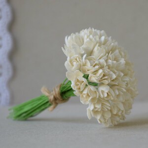 10 mm 30 weiße Papierblumen , Gypsophila Papierblumen