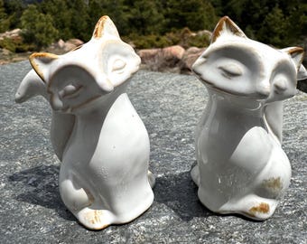 Vintage Ceramic Fox Salt and Pepper Shakers Set, Off-White Glaze Woodland Decor