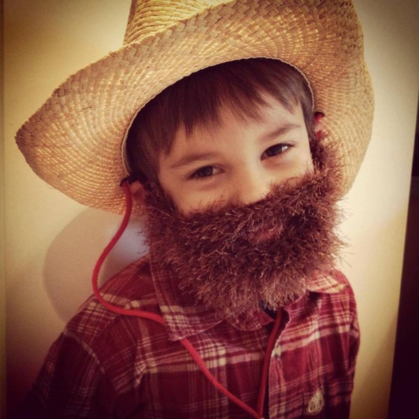 Kindermaat - Fuzzy Beard in keuze van kleur, handhaak, baard en snor alleen - Gebruik met elke muts, Kid's Beard, Stocking Stuffer cadeau
