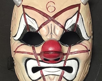 スリップノットのショーン・“クラウン”・クラハンのマスク：恐ろしい