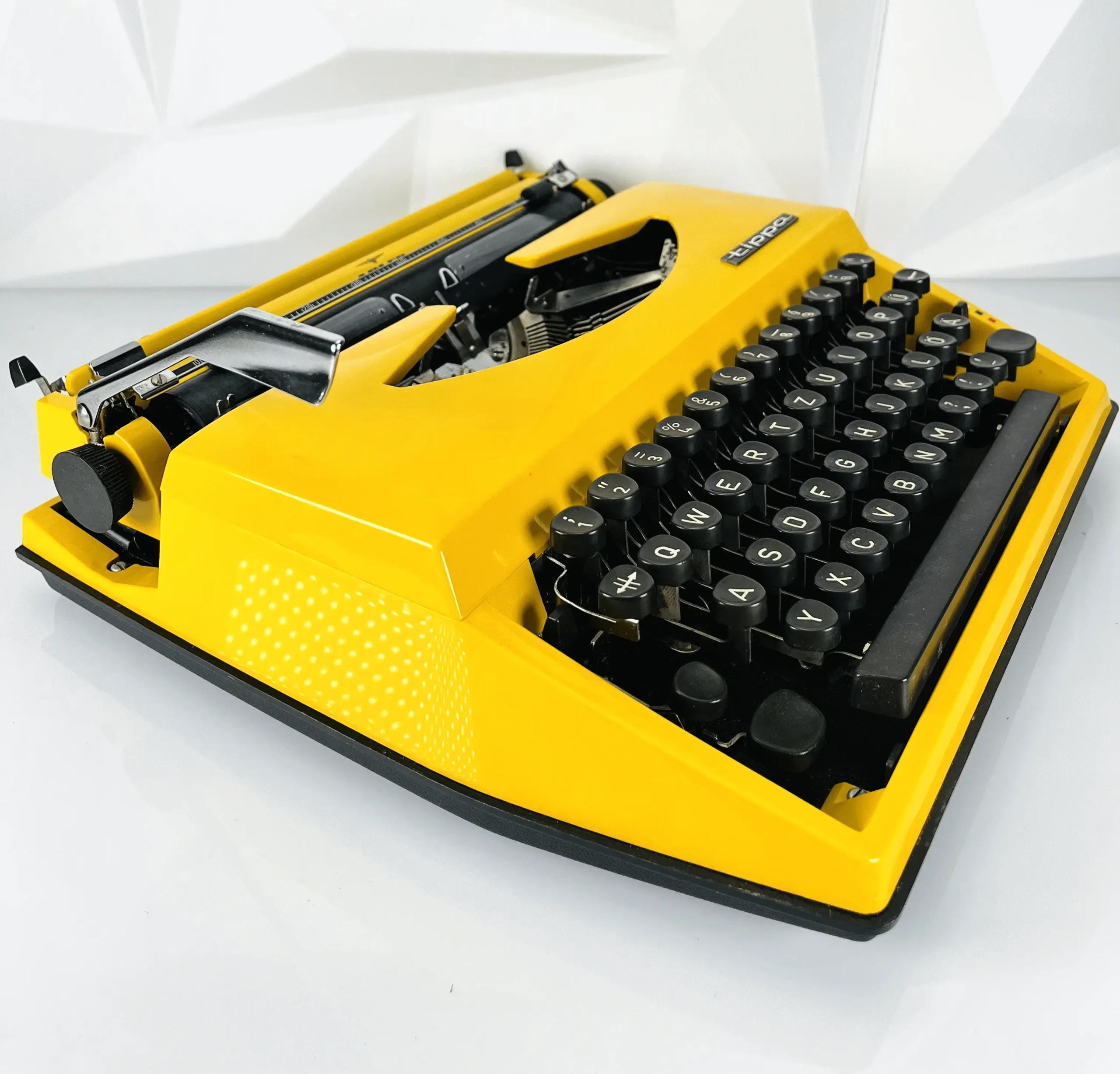 Tippa S Typewriter | Yellow | Triumph Eagle | Vintage Design