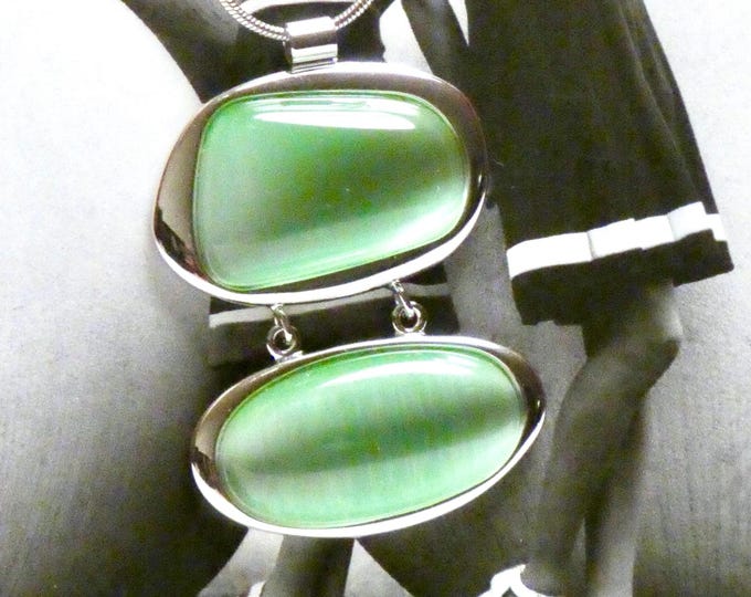 Vintage 1960 MOD Green Glass Pendant Necklace New Old Stock