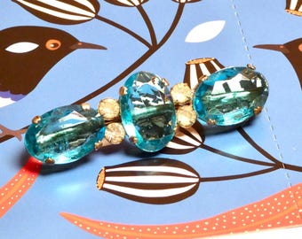 Vintage 1940s Rhinestone Brooch: Ice Blue Faceted Glass Bar Pin