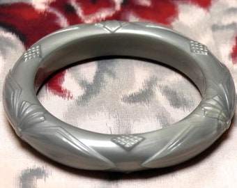 Vintage Mid Century Modern 1960s Relief Carved Resin Silver Dove Grey Bracelet