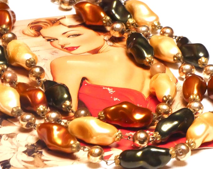 Vintage 1950s MCM Pearlised Three Stand Beaded Necklace