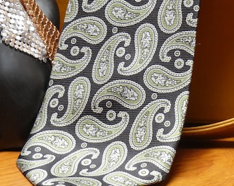 Vintage 1980s Mens Silk Necktie: French Paisley Pattern