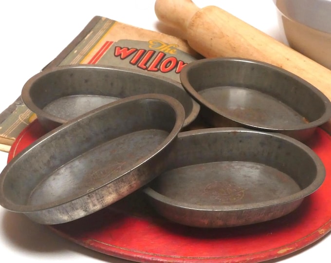 Vintage Willow Pie Tins (Set of 4), Australian Rustic Kitchenalia