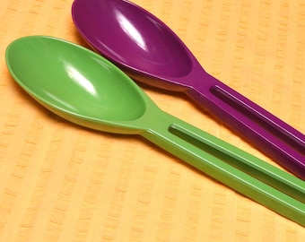 Vintage Zak Plastic Salad Serving Spoons, Retro Purple Green Kitchenware