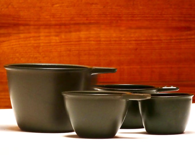 Vintage 1930 Art Deco Bakelite Measuring Cups Chocolate Brown Helix Simplex (Four)