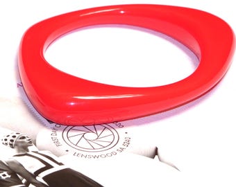 Vintage Retro 1980 Bangle Fire Engine Red Asymmetrical Lucite Bangle Fun Fashion Retro Jewellery Stacking Bangle