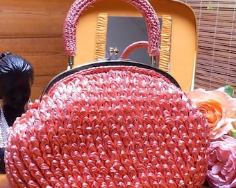 Vintage Retro Handbag Crocheted Raffia Coral Coloured Summer Fashion Vintage Fashionista Bohemian Fun Fashion