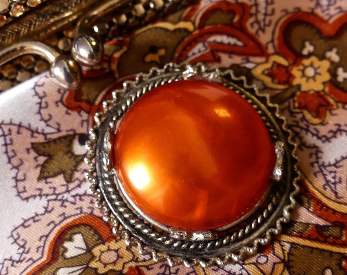 Vintage 1950s Apricot Glass Cabochon Brooch: Mid Century Modern Scarf Pin