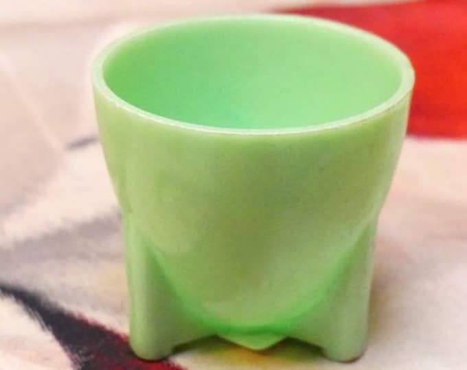 Vintage Green Bakelite Egg Cup, 1940s Kitchenalia