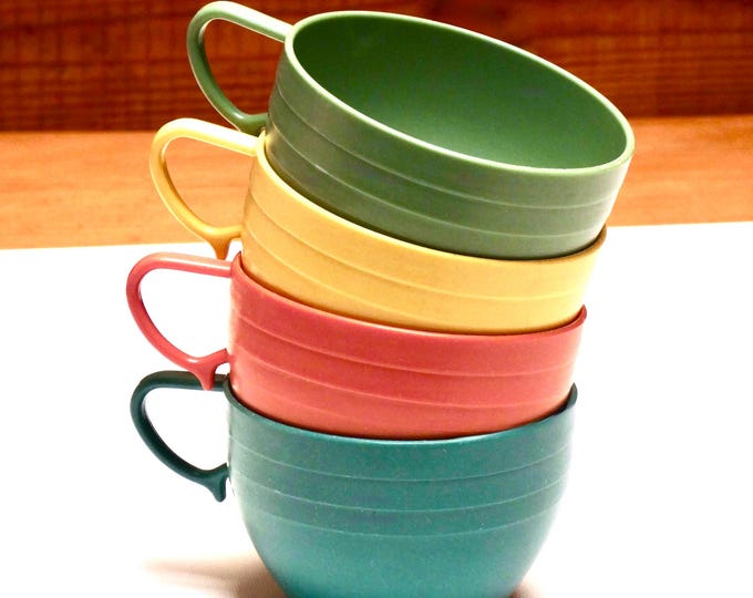 Vintage 1957 Kingsley-ware plastic tea cups (4) 'colourvision' snack set cups