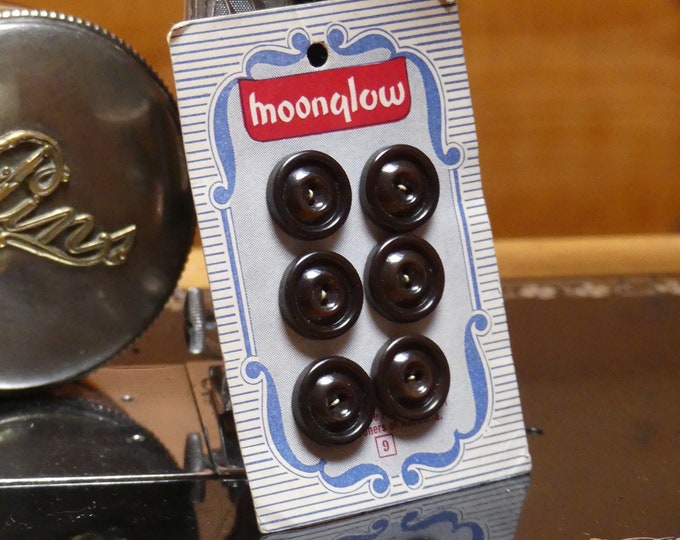 Vintage MCM 1940s Haberdashery BeauClaire Moonglow Bakelite 8 Black Coloured Buttons Sewing Box Notions Original  Card Vintage Graphics