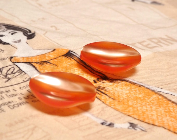 Vintage MCM 1950 Button Collection Pair Atomic Era Plastic Pearlised Apricot Coloured Buttons