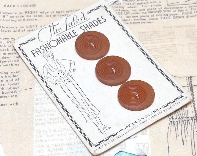 Vintage Art Deco Resin Buttons on Original Card - 1930s Toffee Concentric Circles