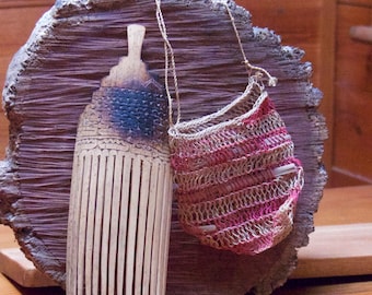 Vintage 1960s PNG Tribal Art: Pokerwork Comb & Fibre Bilum Bag