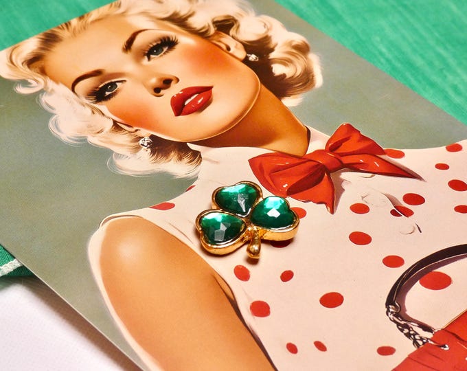 Vintage 1980s Green Stone Clover Pin Gold Tone Metal Small Brooch