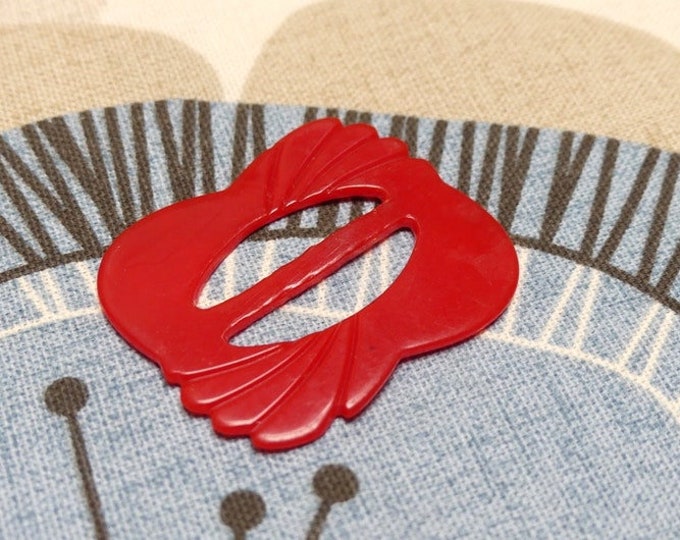 Vintage 1940s Woman's Fashion Dress Buckle Fire Engine Red French Carved Bakelite Vintage Sewing Trim