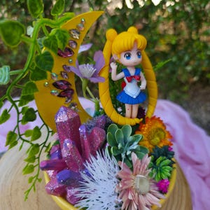 Mini centre de table inspiré de Sailor Moon Serena. Idéal pour une décoration de mariage ou de fête. De jolis cadeaux déco sur le thème. Mangas