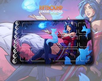 Speelmat – Ahri 1 – Riftbound 2KXO League of Legends TCG Spelmat 24x14 inch (600x350x2mm) Bureaumat Gamer