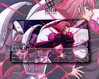 Gundam Speelmat – Haman Karn met Qubeley – TCG / 600 x 350 x 2 mm (24 x 14 inch)