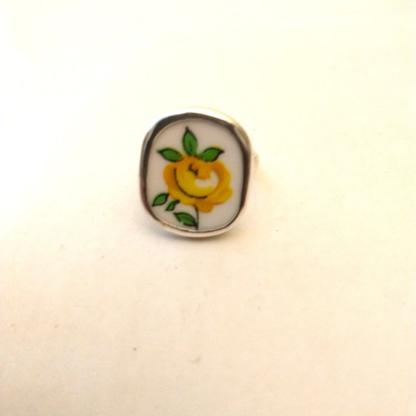 Broken China Jewelry, Ring, Sterling Silver  "YELLOW ROSE" A 405