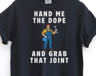 Regalo de fontanero para marido o novio / Camiseta divertida con cita de fontanería / Pásame la droga y tómala / Camiseta de cumpleaños de cuello azul y del día del padre