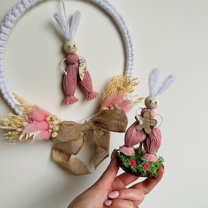 Set coniglietto pasquale in macramè – di Wreath & Standing Bunny – Decorazioni primaverili per la casa – Rosa o giallo