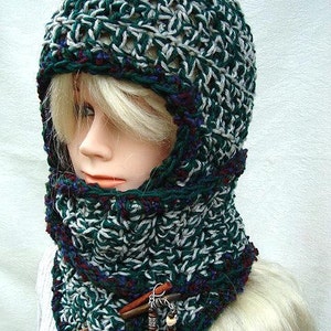 cappello con sciarpa attaccata