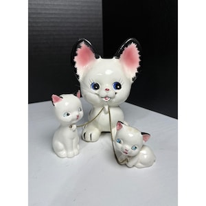Vintage Ceramic Big Eye Mama Cat with Kittens on Chain Kitsch MCM Retro 50s