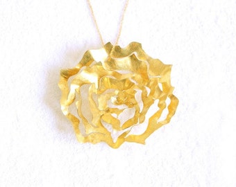 Fairmined 18K Solid Gold Pendant Ethical Unique Rose Ethereal with Gold Chain made Responsibly in Barcelona Fair Necklace Rose Flower Jewel