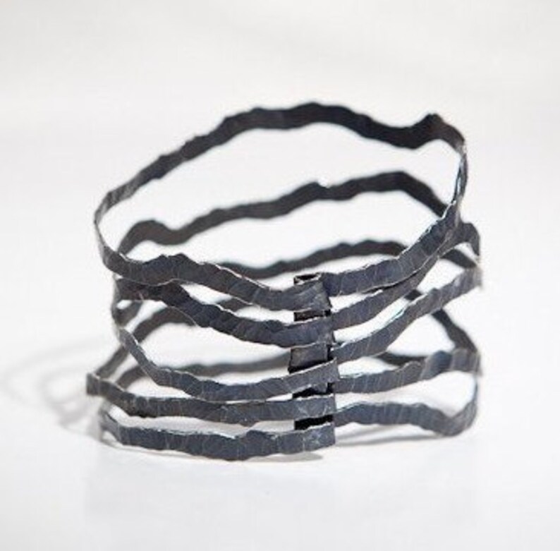 Hammered bracelet in oxidised silver Black bracelet design jewelry Contemporary Nouvelles vagues I make your bracelet in my workshop Spain image 3