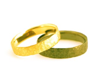 Wedding bands set in yellow and white certified fairmined gold 18k hammered rough finishing gold to be proud of sustainable ethical wedding