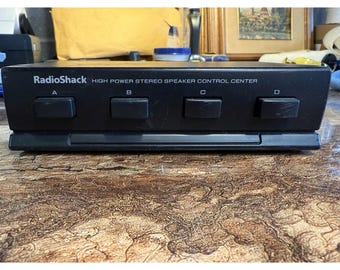 RadioShack 4-Way Speaker Selector Switch 40-244 (Speaker Switcher)