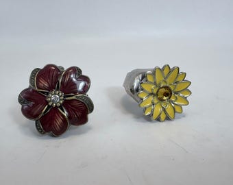 Vintage Floral Finger Watch Ring Set Red & Yellow Enamel Flower Quartz Stretch